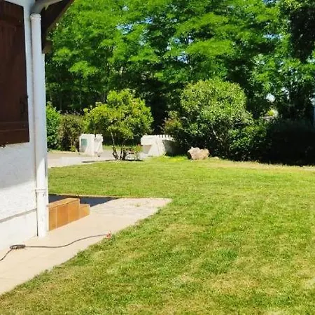 Semesterbostad Maison De Seyresse